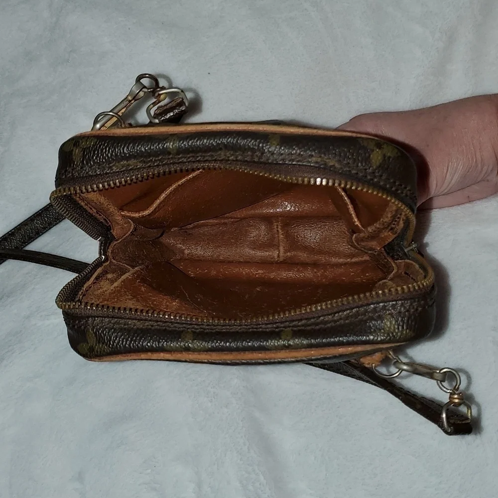 Louis Vuitton Monogram Crossbody Purse